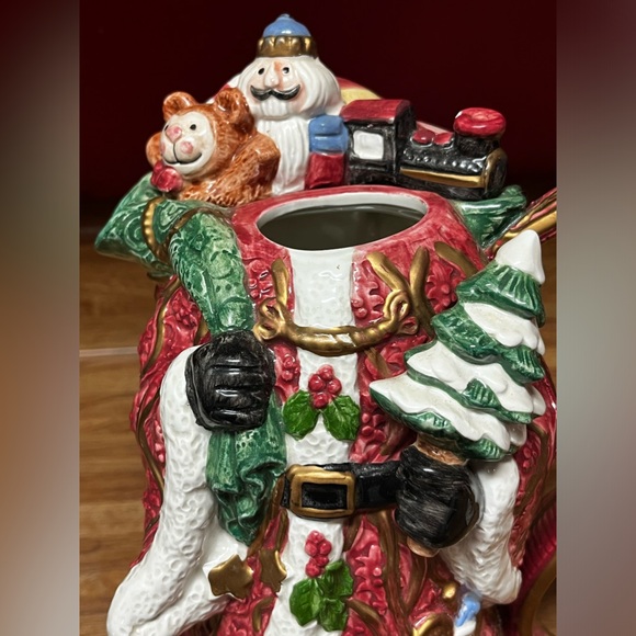 Vintage 1993 Fritz and Floyd Christmas Santa with Sack Teapot - Picture 3 of 10